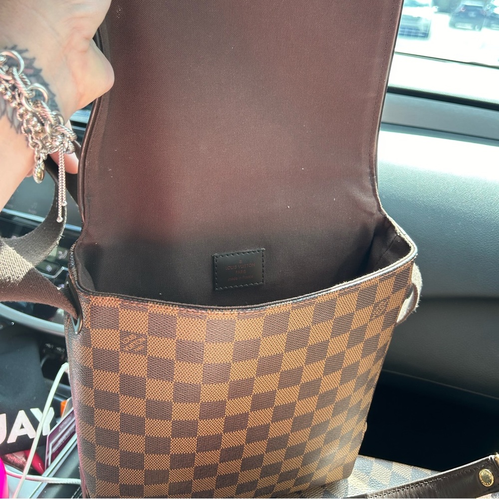 Nice bag only used for a few months , I got a new one .